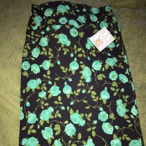 XS floral Cassie by Lularoe